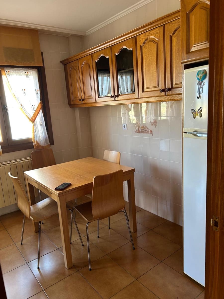 4 makuuhuone Asunto vuokrattavana paikassa Reinosa - 850 € (Ref: 9976872)