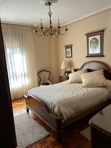 4 slaapkamer Flat te huur in Reinosa - € 850 (Ref: 9976872)