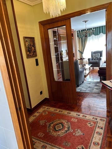 4 slaapkamer Flat te huur in Reinosa - € 850 (Ref: 9976872)