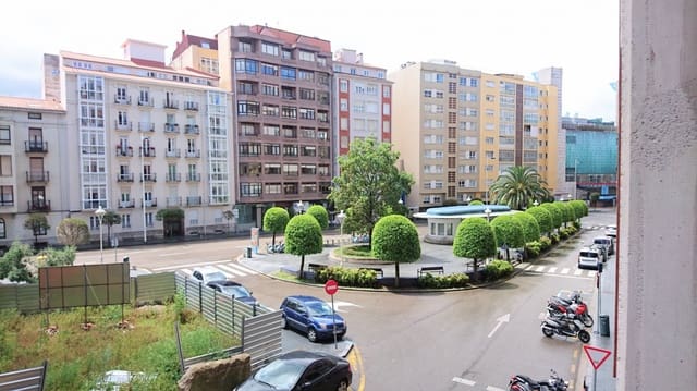 2 sypialnia Mieszkanie do wynajęcia w Santander - 800 € (Ref: 9994841)