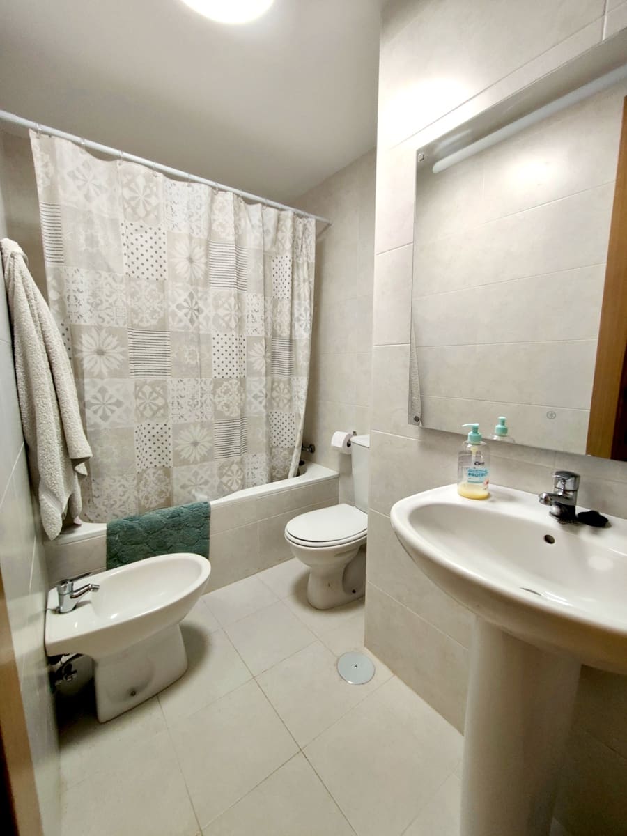 3 sovrum Lägenhet att hyra i Santander med pool garage - 1 200 € (Ref: 9996710)