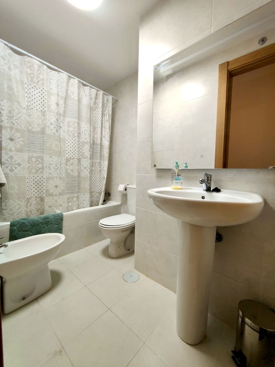 3 sovrum Lägenhet att hyra i Santander med pool garage - 1 200 € (Ref: 9996710)