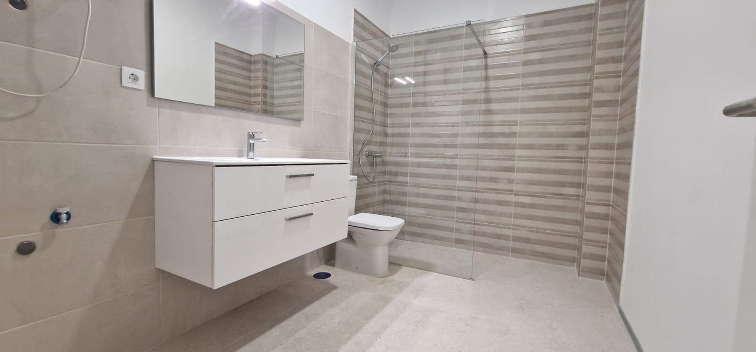 2 slaapkamer Appartement te koop in Santa Cruz de Tenerife met garage - € 250.000 (Ref: 10021277)
