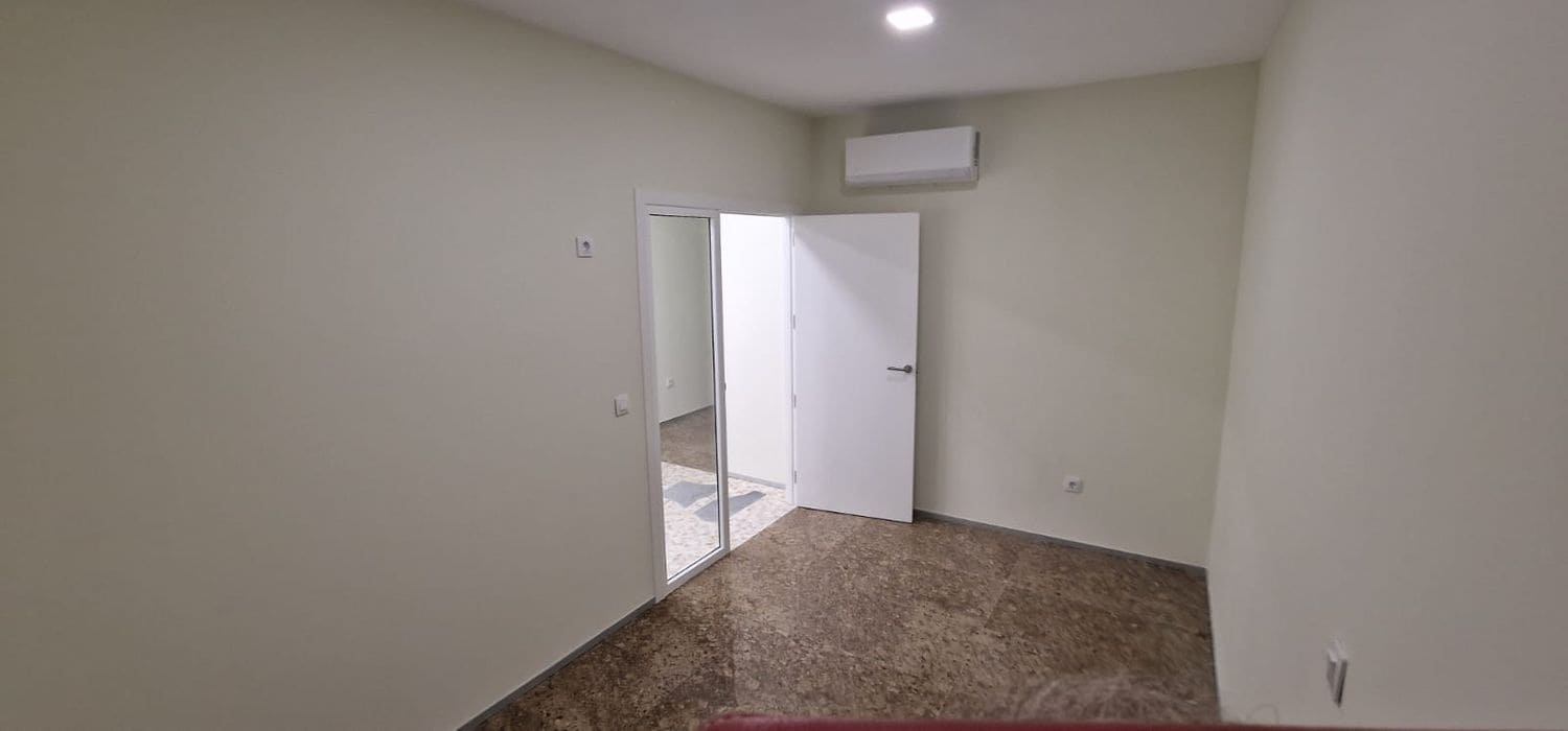 2 slaapkamer Appartement te koop in Santa Cruz de Tenerife met garage - € 250.000 (Ref: 10021277)