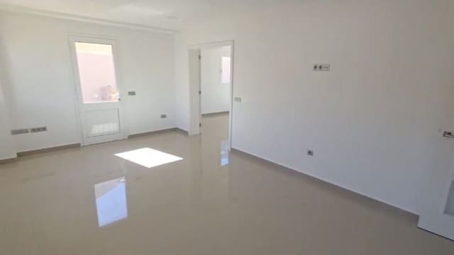 5 bedroom Villa for sale in Garachico with garage - € 764,999 (Ref: 10021291)