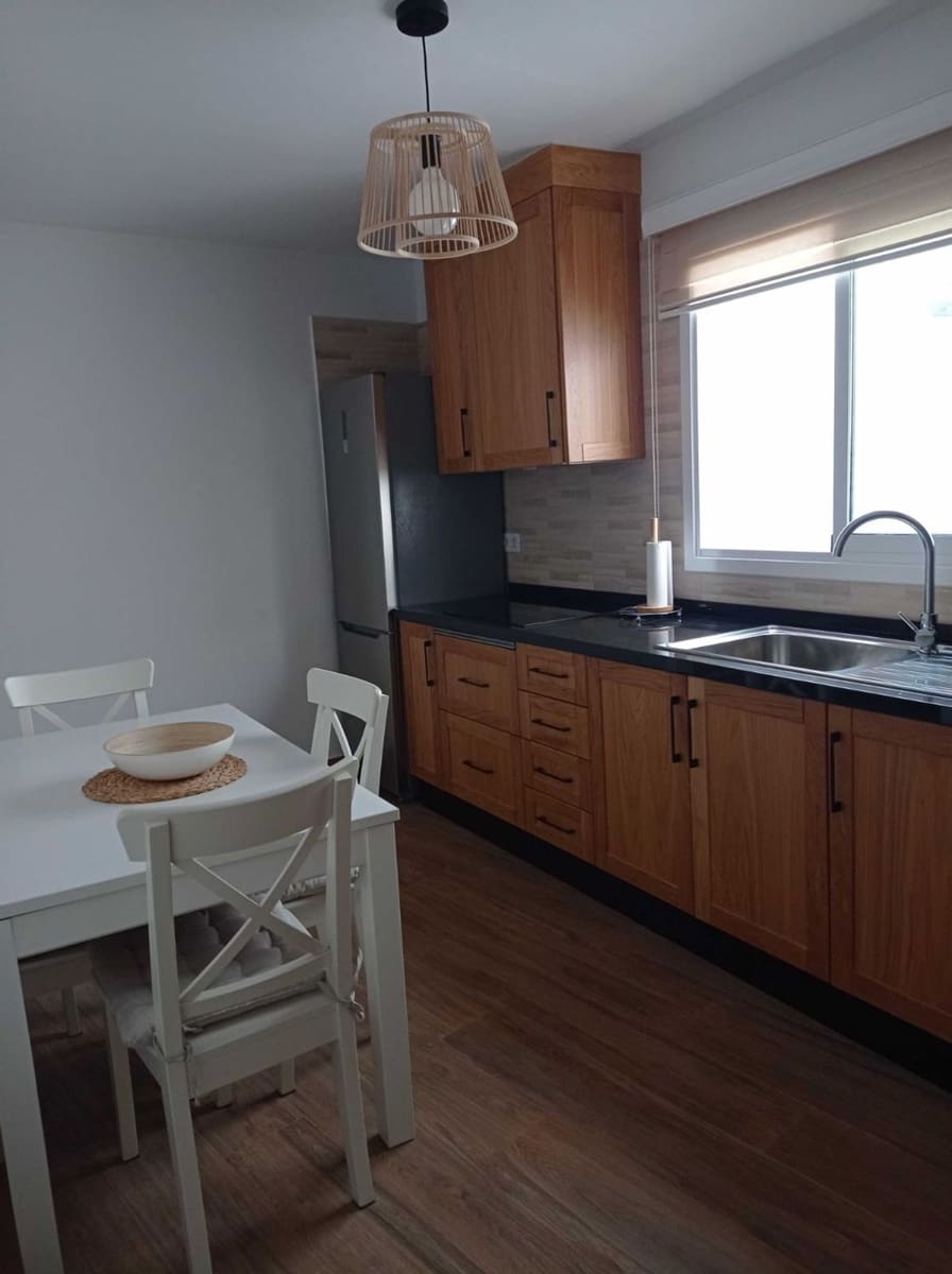 2 makuuhuone Omakotitalo vuokrattavana paikassa Garachico mukana 
autotalli - 1 250 € (Ref: 10021292)