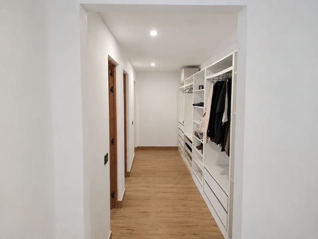 3 soveværelse Lejlighed til salg i Añaza, Santa Cruz de Tenerife med garage - € 230.000 (Ref: 10029994)