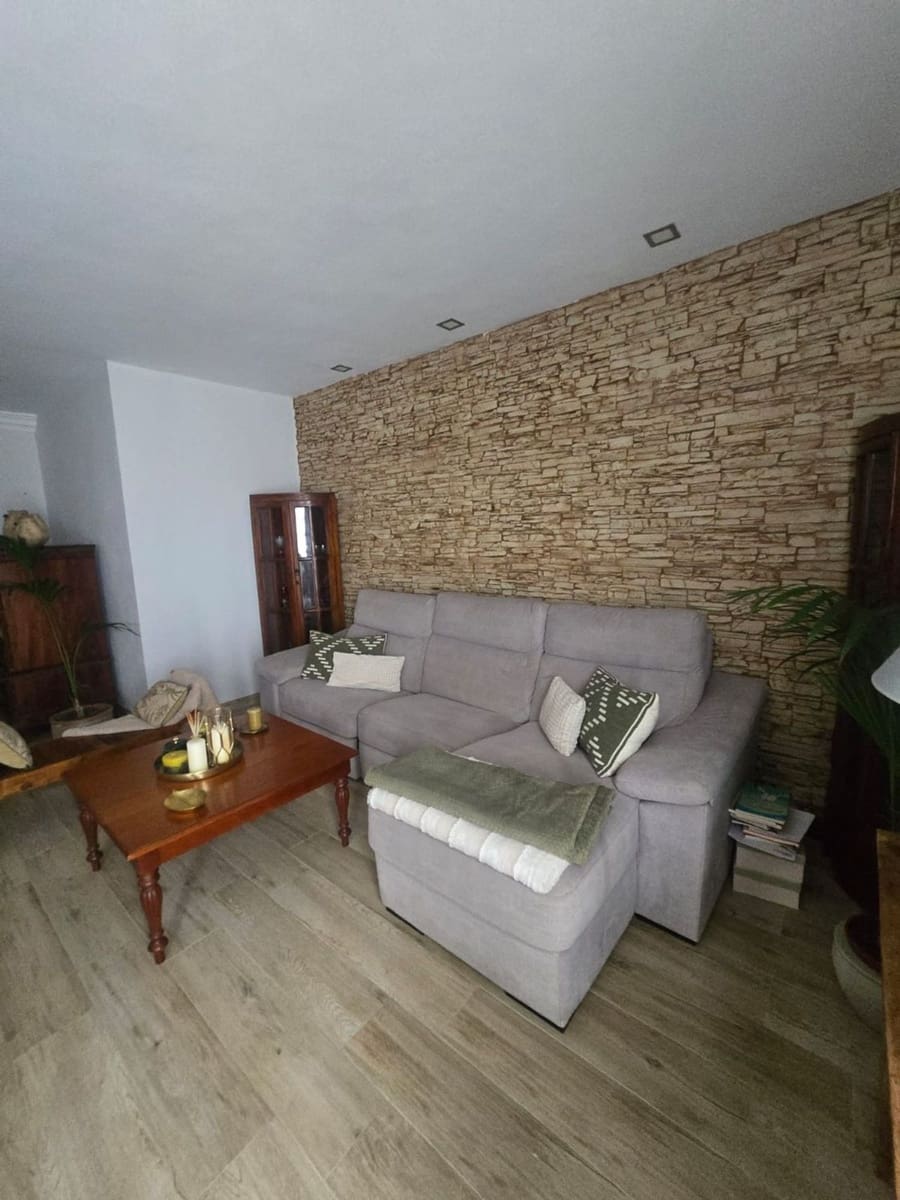 1 bedroom Villa for rent in Los Silos with garage - € 800 (Ref: 10044439)