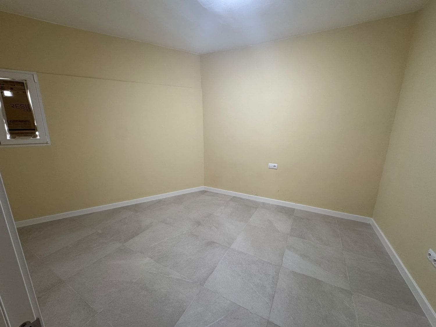 3 soveværelse Lejlighed til leje i Santa Cruz de Tenerife med garage - € 800 (Ref: 10130503)