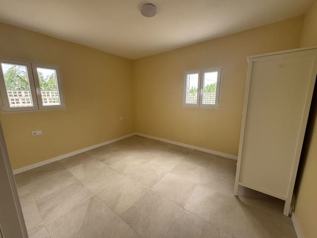 3 soveværelse Lejlighed til leje i Santa Cruz de Tenerife med garage - € 800 (Ref: 10130503)