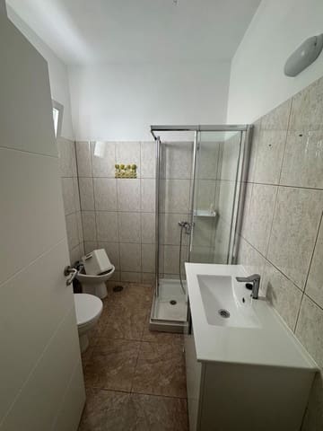 3 soveværelse Lejlighed til leje i Santa Cruz de Tenerife med garage - € 800 (Ref: 10130503)