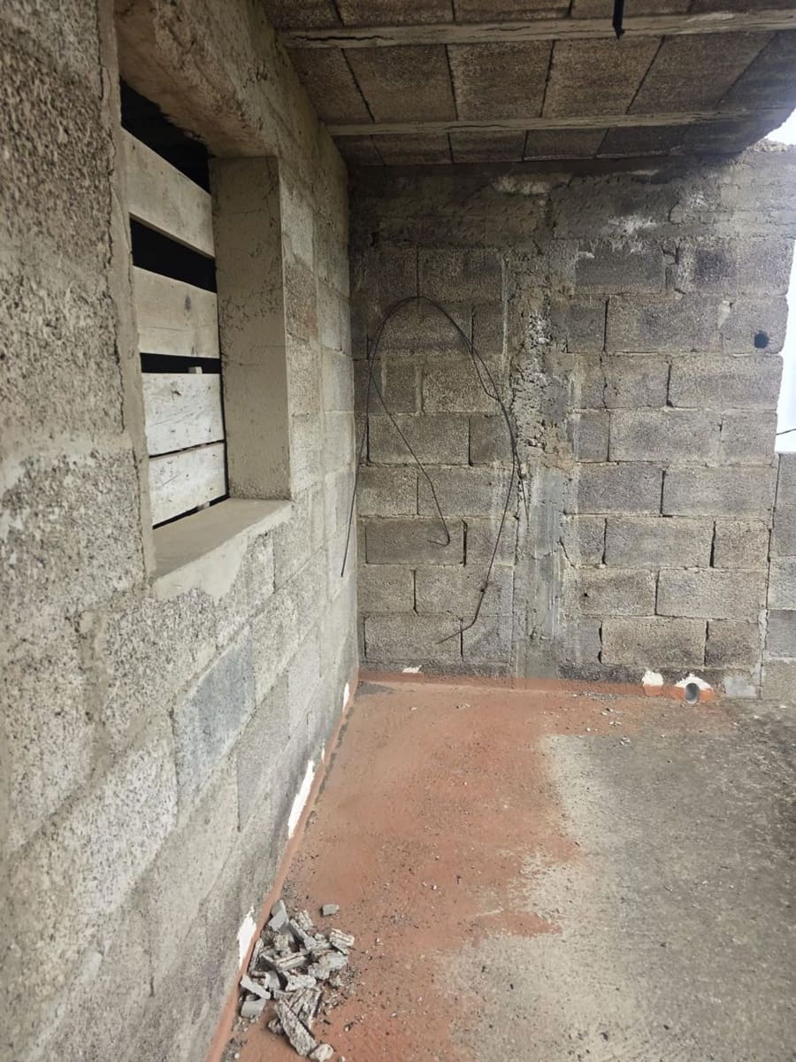 Villa til salg i Santa Cruz de Tenerife med garage - € 140.000 (Ref: 10131149)
