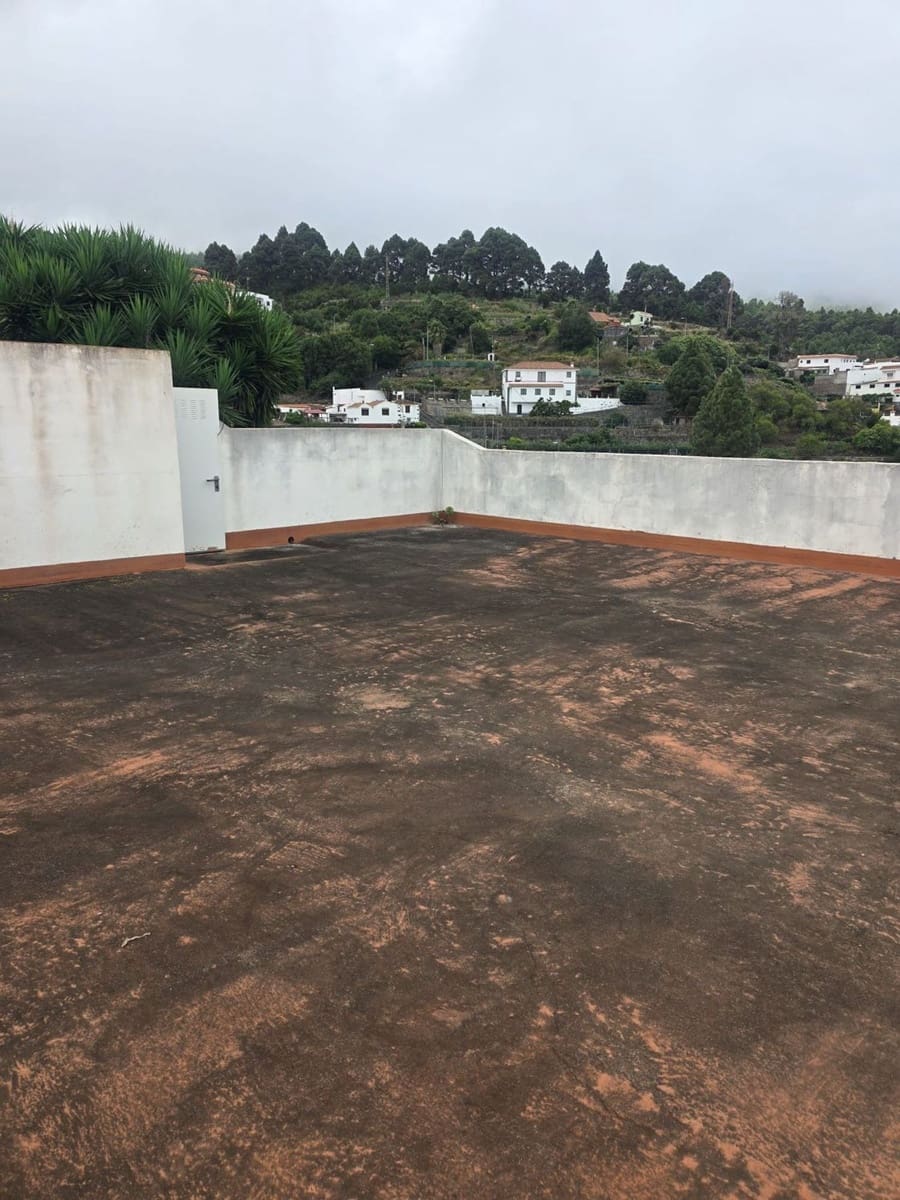 Villa til salg i Santa Cruz de Tenerife med garage - € 140.000 (Ref: 10131149)