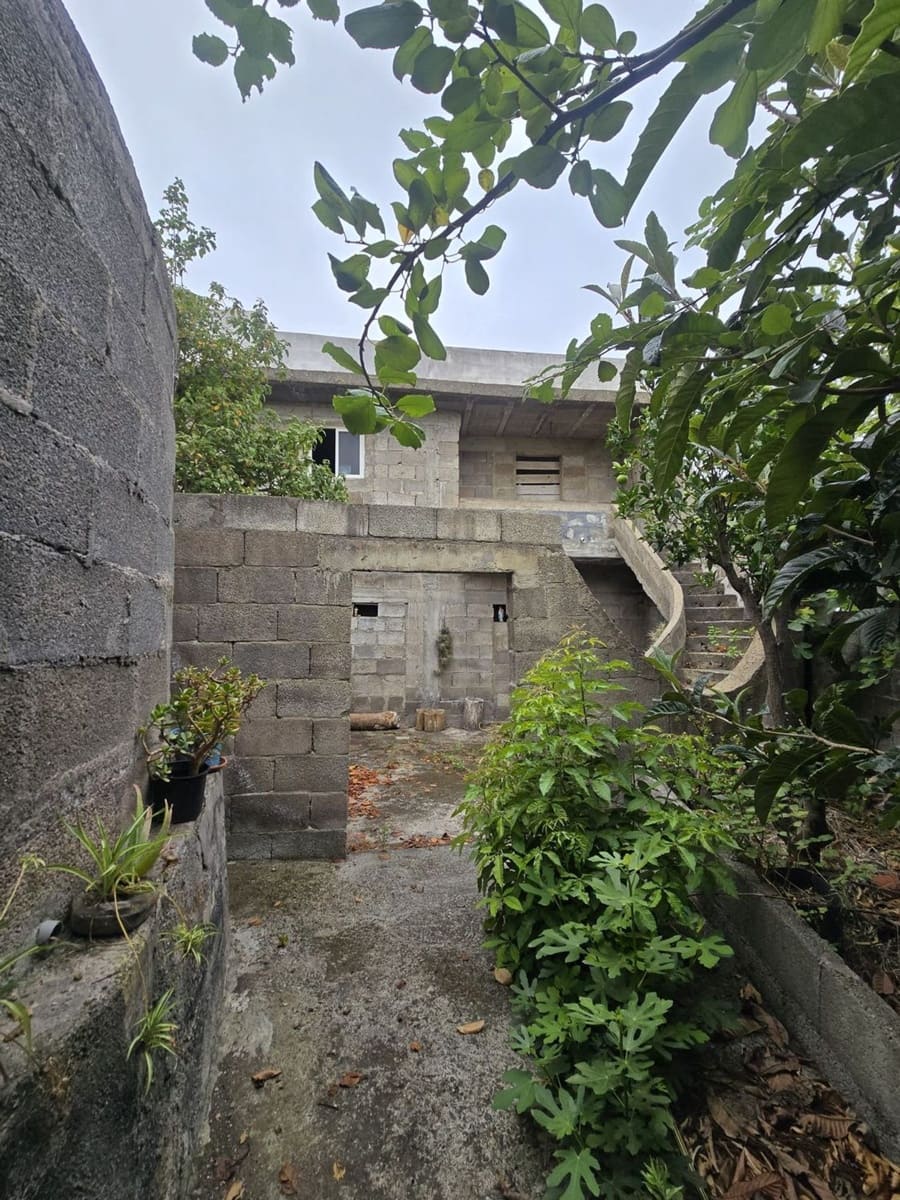 Villa til salg i Santa Cruz de Tenerife med garage - € 140.000 (Ref: 10131149)