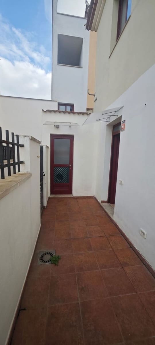 3 sypialnia Dom do wynajęcia w Santa Cruz de Tenerife z garażem - 650 € (Ref: 10168049)