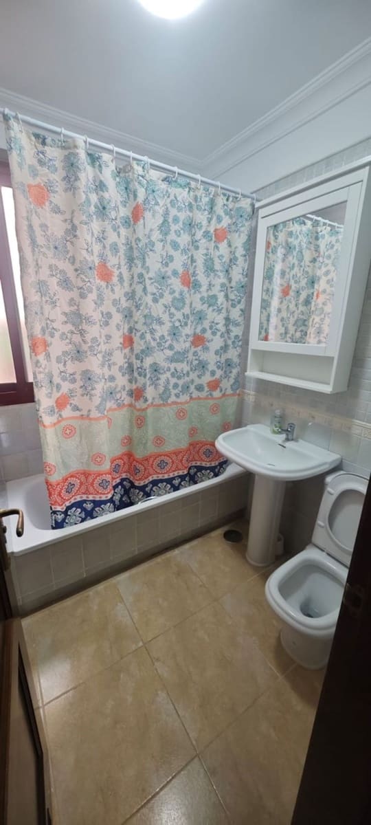 3 sypialnia Dom do wynajęcia w Santa Cruz de Tenerife z garażem - 650 € (Ref: 10168049)