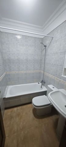 3 sypialnia Dom do wynajęcia w Santa Cruz de Tenerife z garażem - 650 € (Ref: 10168049)