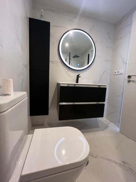 Apartamento de 2 habitaciones en Benidorm en alquiler con piscina garaje - 1.050 € (Ref: 10007801)