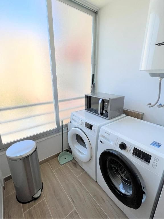 Apartamento de 2 habitaciones en Benidorm en alquiler con piscina garaje - 1.050 € (Ref: 10007801)