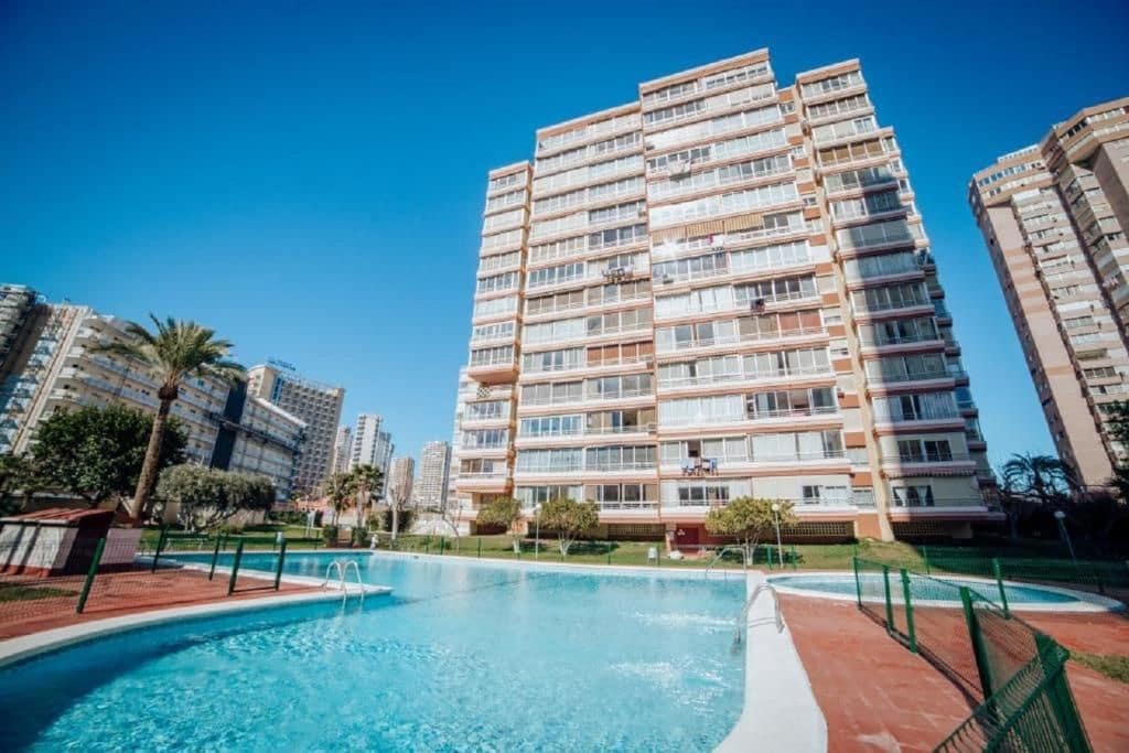 Apartamento de 2 habitaciones en Benidorm en alquiler con piscina garaje - 1.050 € (Ref: 10007801)