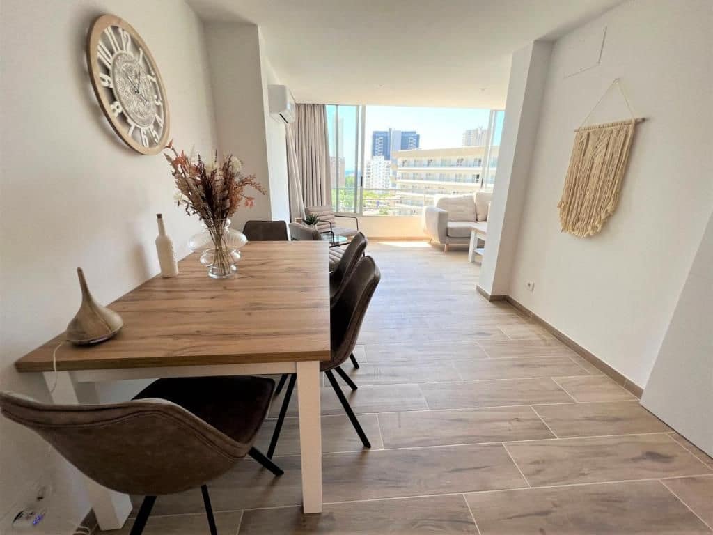 Apartamento de 2 habitaciones en Benidorm en alquiler con piscina garaje - 1.050 € (Ref: 10007801)
