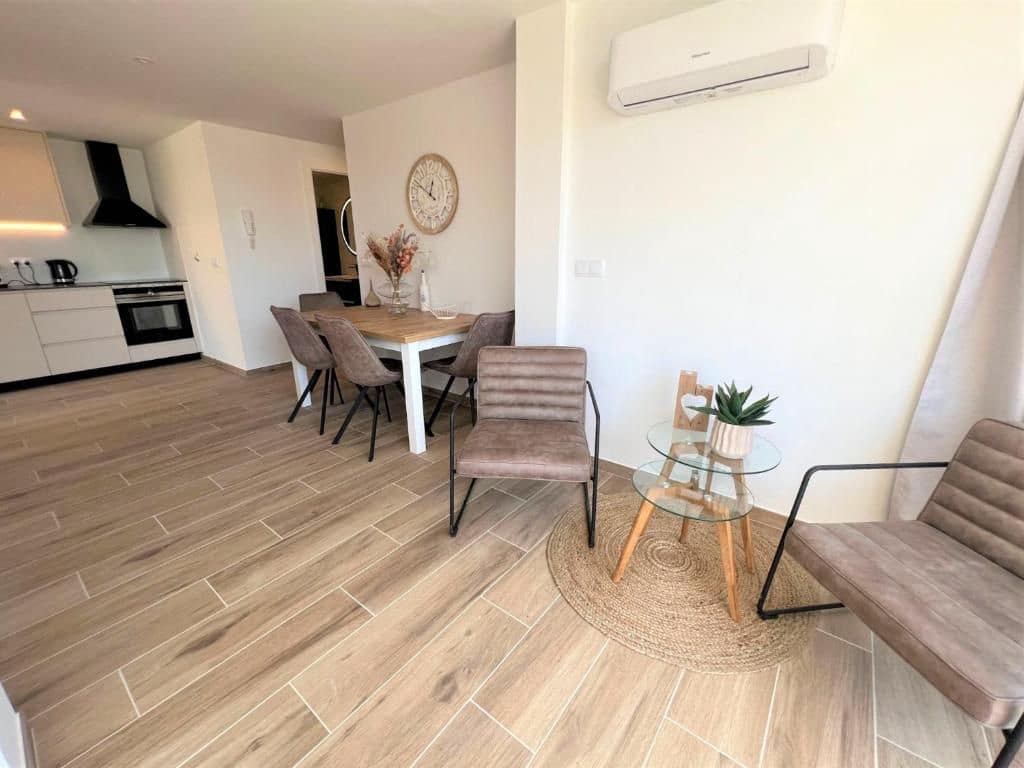 Apartamento de 2 habitaciones en Benidorm en alquiler con piscina garaje - 1.050 € (Ref: 10007801)