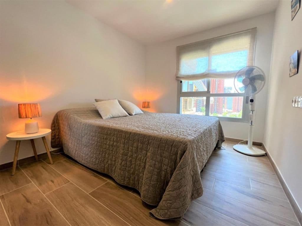 Apartamento de 2 habitaciones en Benidorm en alquiler con piscina garaje - 1.050 € (Ref: 10007801)