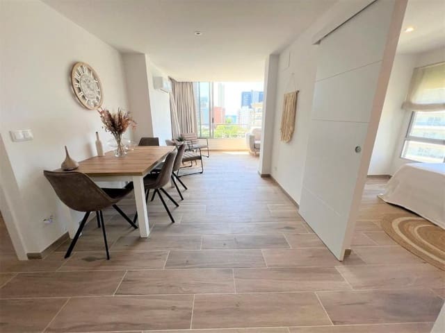 Apartamento de 2 habitaciones en Benidorm en alquiler con piscina garaje - 1.050 € (Ref: 10007801)