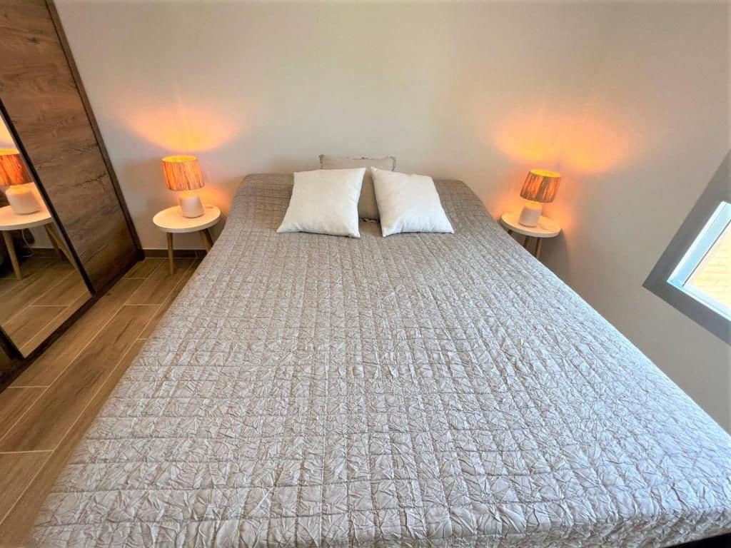 Apartamento de 2 habitaciones en Benidorm en alquiler con piscina garaje - 1.050 € (Ref: 10007801)