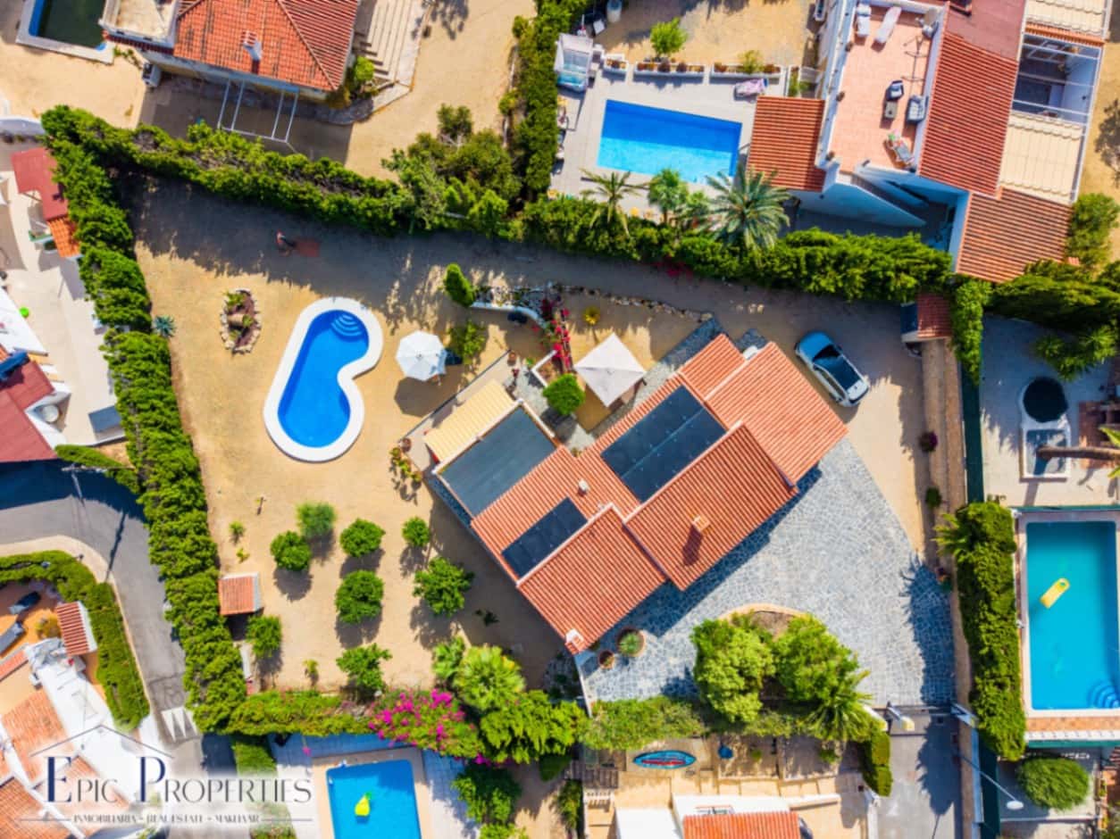 3 slaapkamer Villa te koop in La Nucia met zwembad garage - € 849.000 (Ref: 10014741)