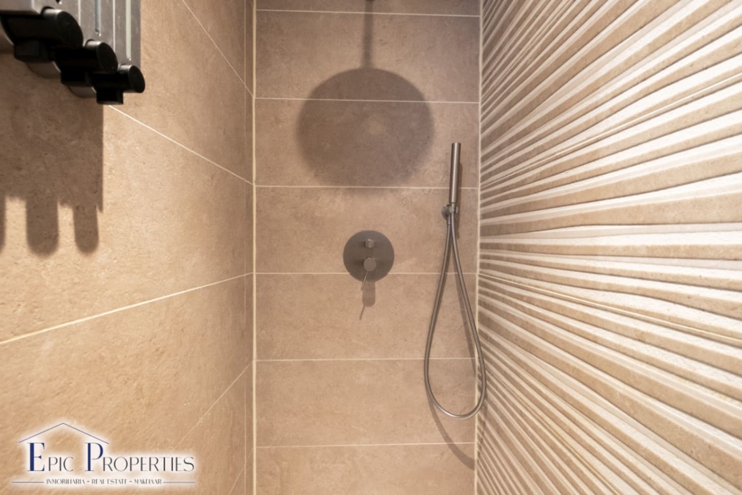 3 slaapkamer Villa te koop in La Nucia met zwembad garage - € 849.000 (Ref: 10014741)