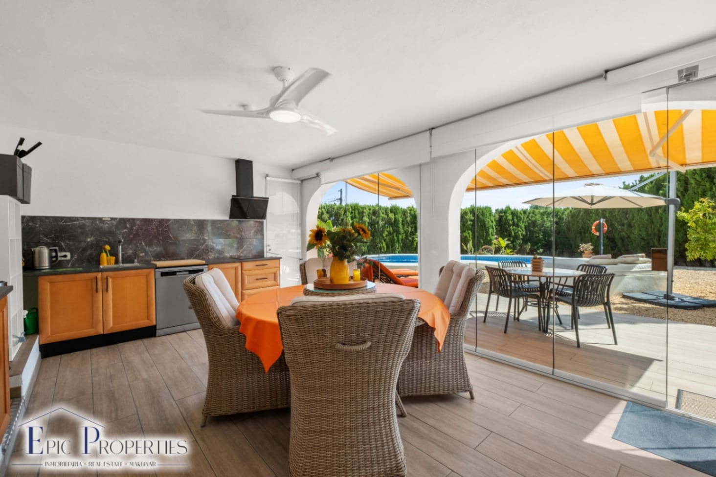 3 slaapkamer Villa te koop in La Nucia met zwembad garage - € 849.000 (Ref: 10014741)