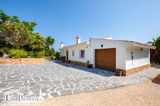 3 slaapkamer Villa te koop in La Nucia met zwembad garage - € 849.000 (Ref: 10014741)