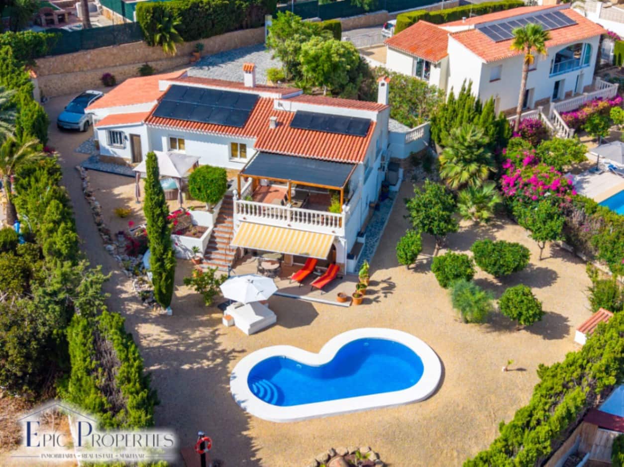 3 slaapkamer Villa te koop in La Nucia met zwembad garage - € 849.000 (Ref: 10014741)