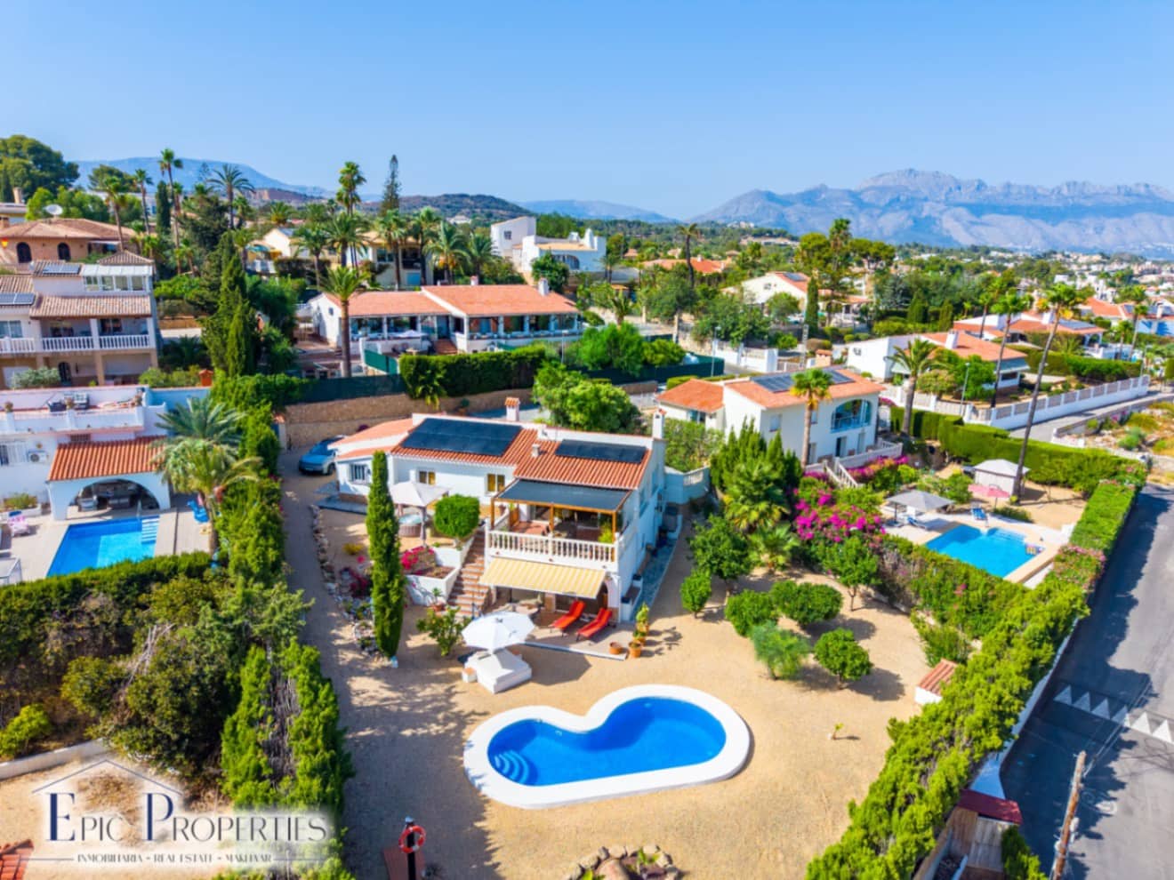 3 slaapkamer Villa te koop in La Nucia met zwembad garage - € 849.000 (Ref: 10014741)