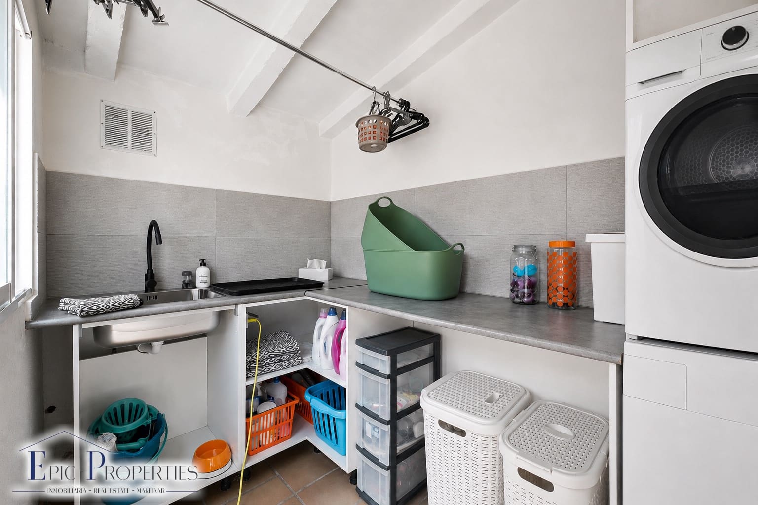 3 slaapkamer Villa te koop in La Nucia met zwembad garage - € 849.000 (Ref: 10014741)