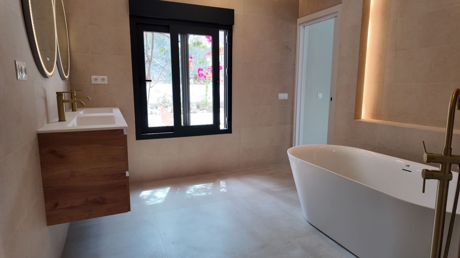 4 Zimmer Villa zu verkaufen in Albir mit Pool Garage - 1.595.000 € (Ref: 10024875)