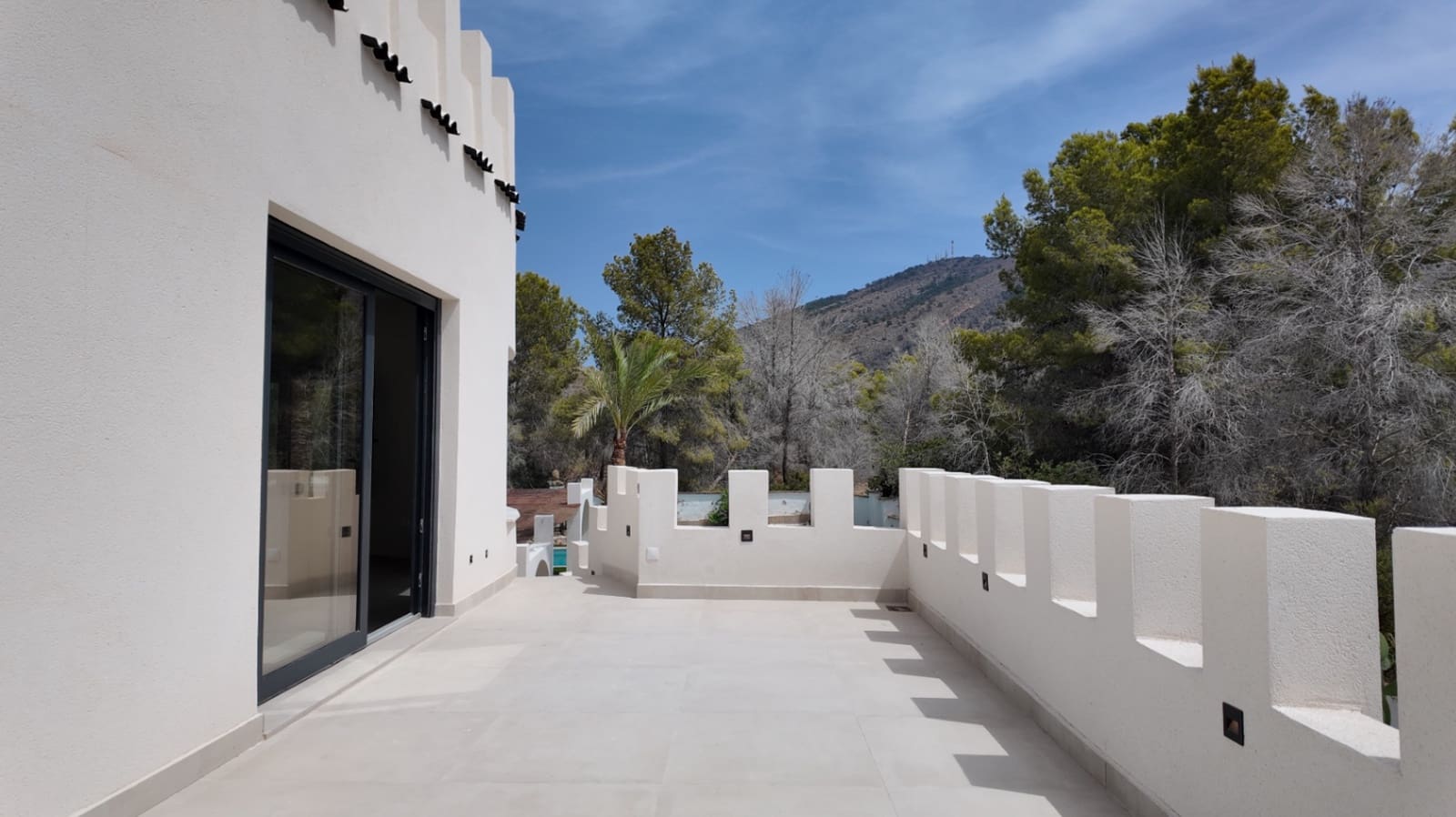 4 Zimmer Villa zu verkaufen in Albir mit Pool Garage - 1.595.000 € (Ref: 10024875)