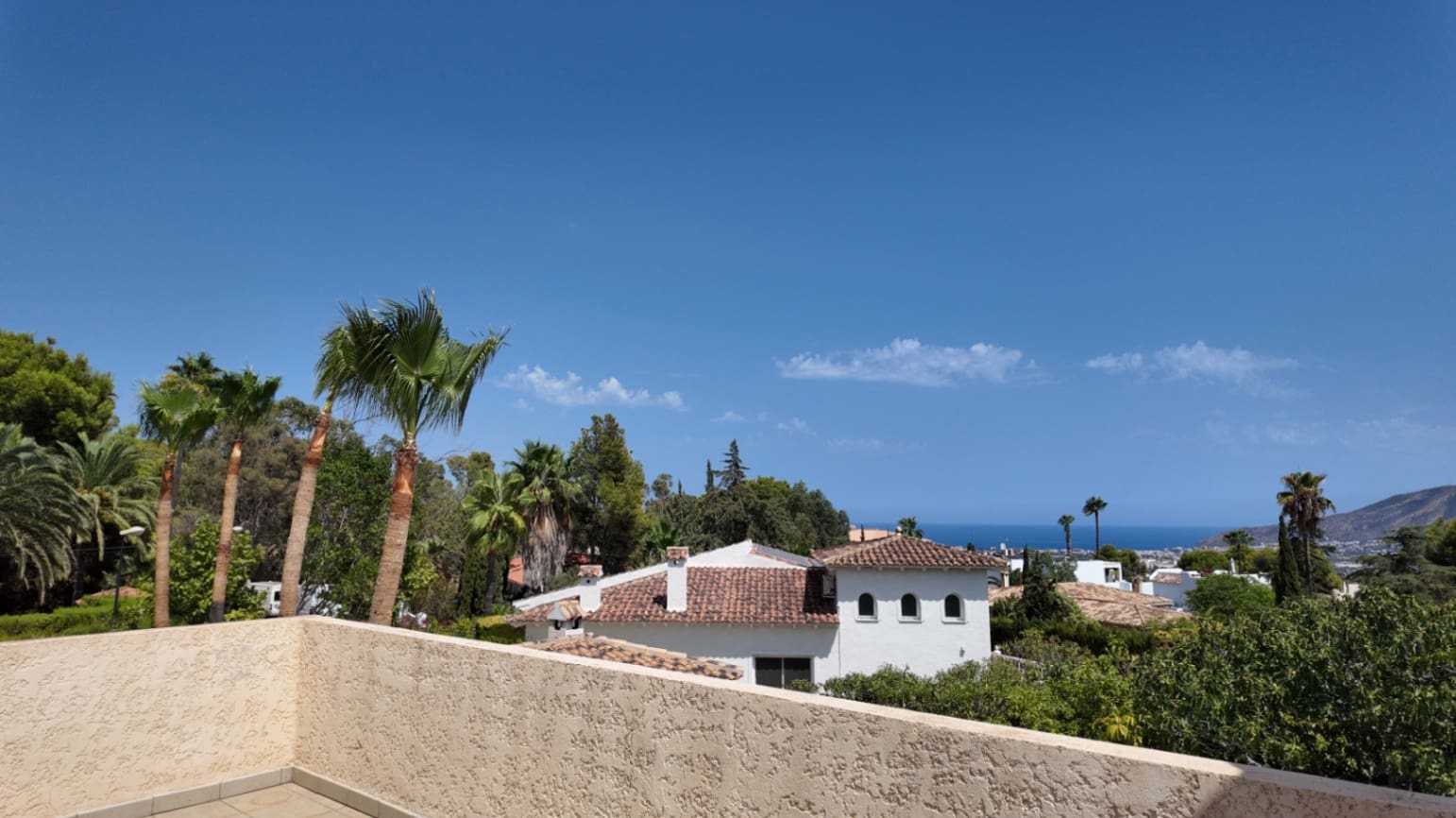 5 Zimmer Villa zu vermieten in La Nucia mit Pool Garage - 3.700 € (Ref: 10048131)
