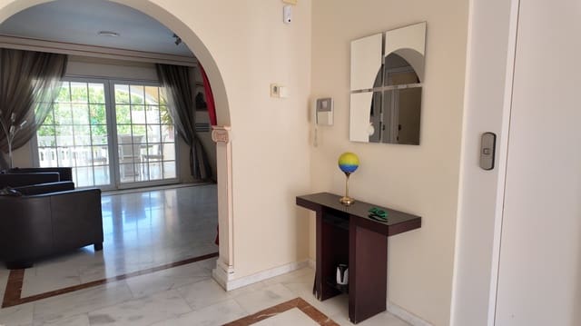5 Zimmer Villa zu vermieten in La Nucia mit Pool Garage - 3.700 € (Ref: 10048131)