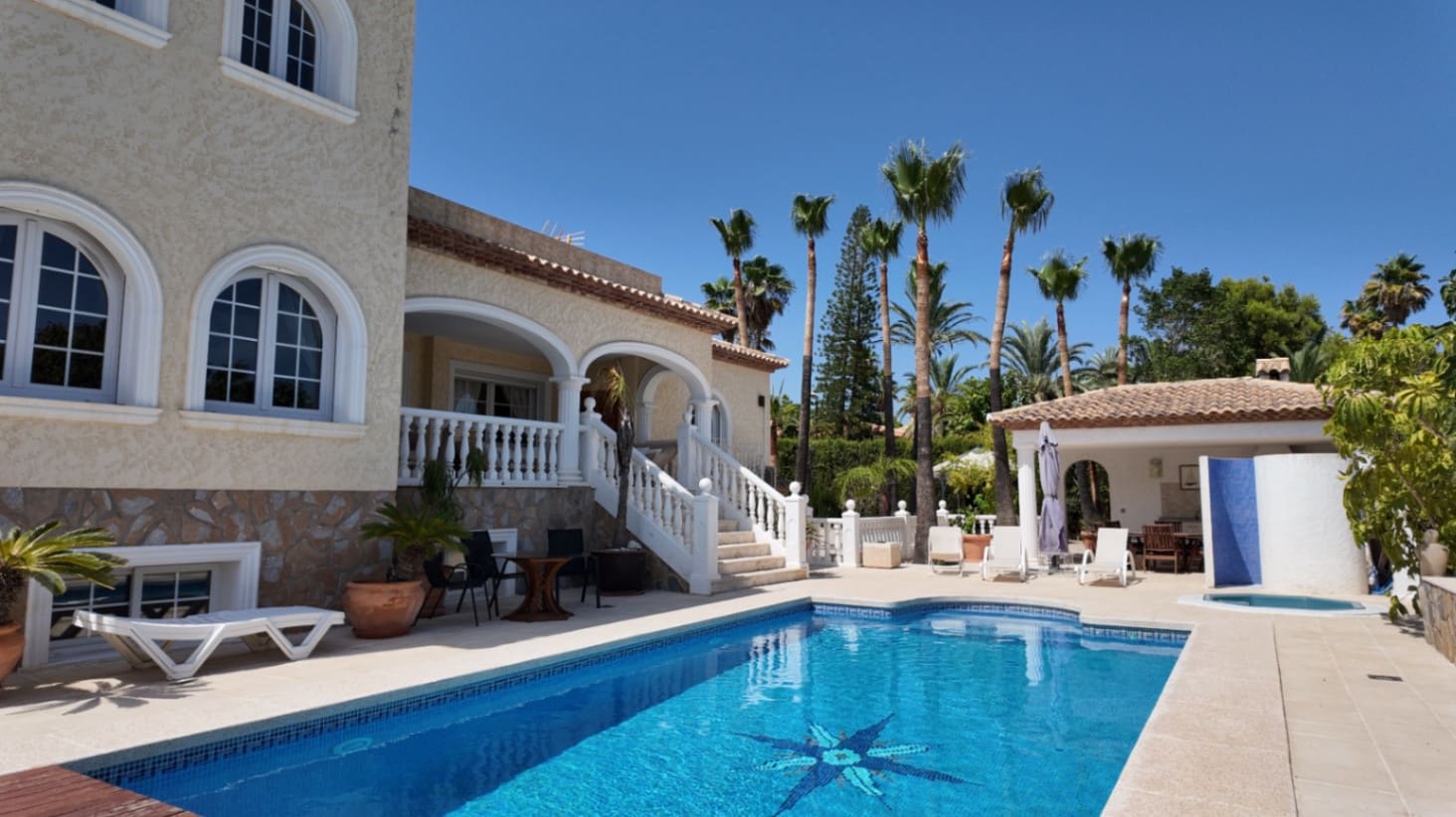 5 Zimmer Villa zu vermieten in La Nucia mit Pool Garage - 3.700 € (Ref: 10048131)