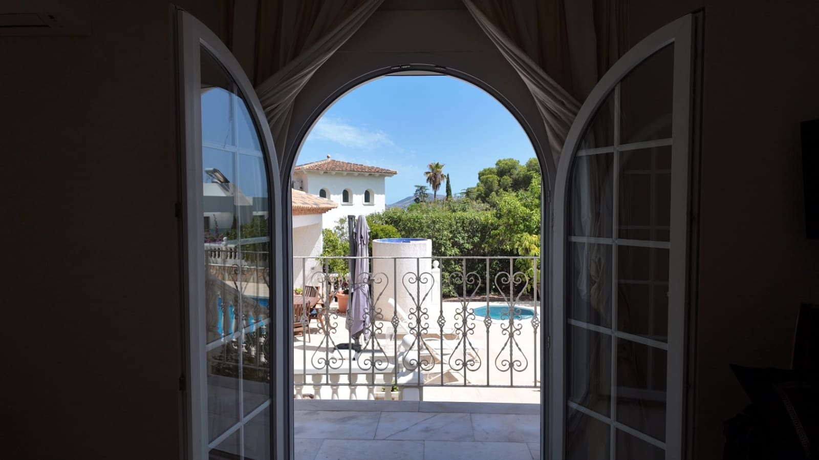 5 Zimmer Villa zu vermieten in La Nucia mit Pool Garage - 3.700 € (Ref: 10048131)