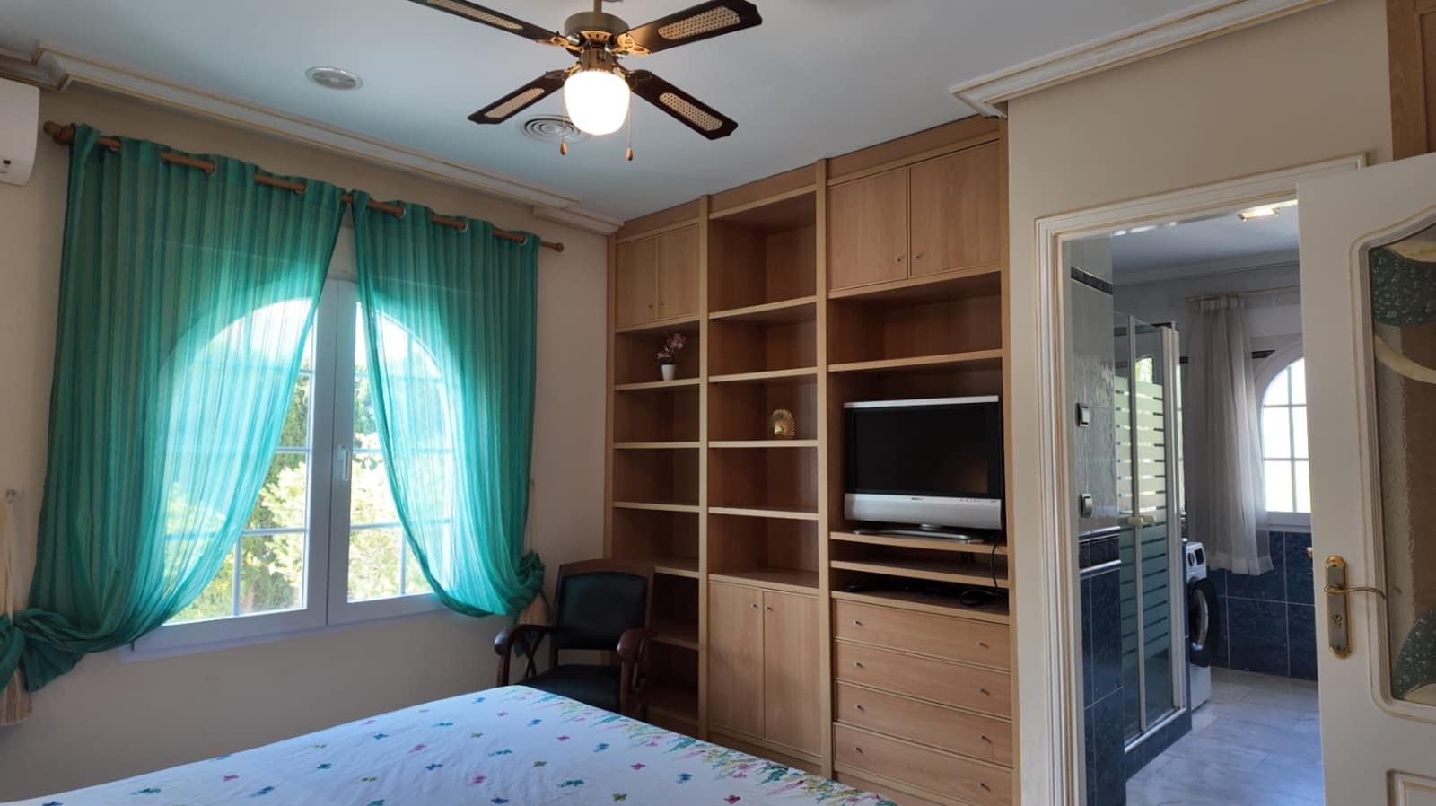5 Zimmer Villa zu vermieten in La Nucia mit Pool Garage - 3.700 € (Ref: 10048131)