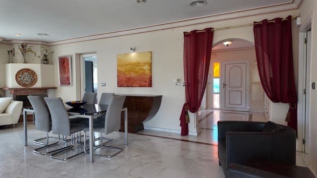 5 Zimmer Villa zu vermieten in La Nucia mit Pool Garage - 3.700 € (Ref: 10048131)