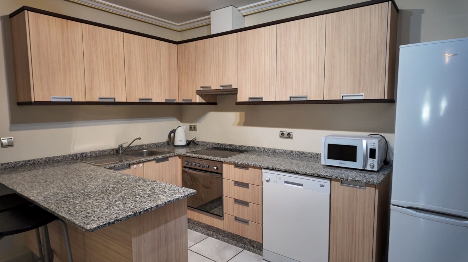 Chalet de 2 habitaciones en La Nucia en alquiler con piscina garaje - 1.800 € (Ref: 10051957)