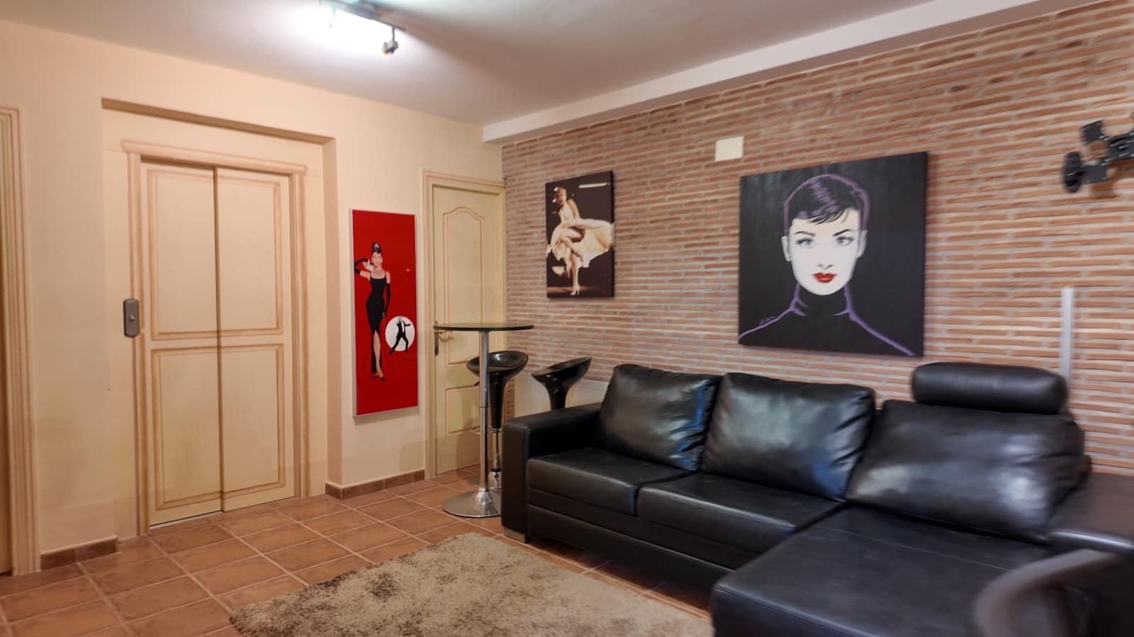 Chalet de 2 habitaciones en La Nucia en alquiler con piscina garaje - 1.800 € (Ref: 10051957)