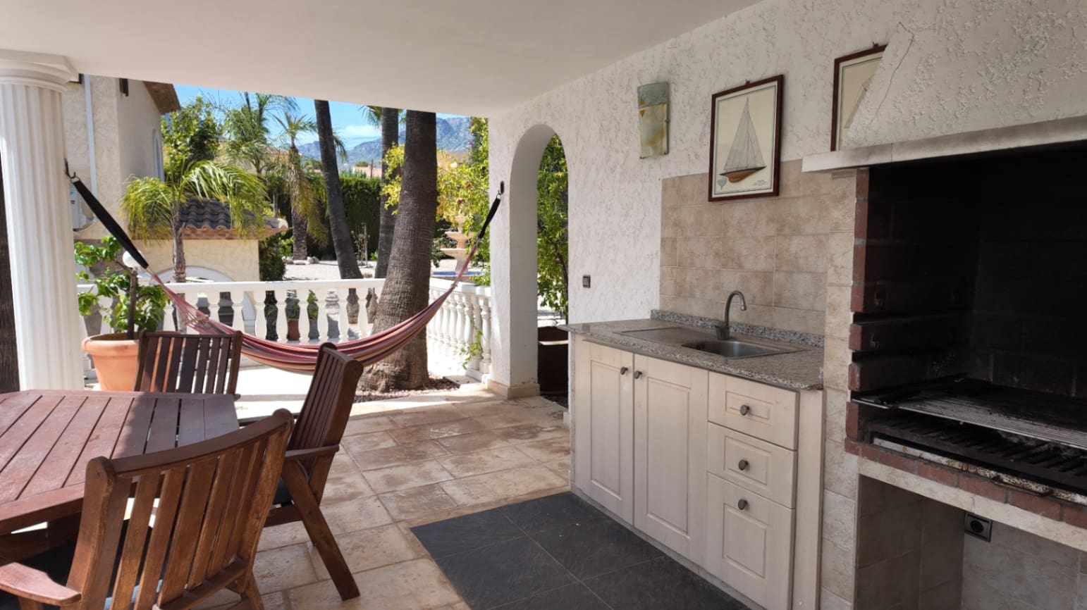 Chalet de 3 habitaciones en La Nucia en alquiler con piscina garaje - 2.200 € (Ref: 10051958)