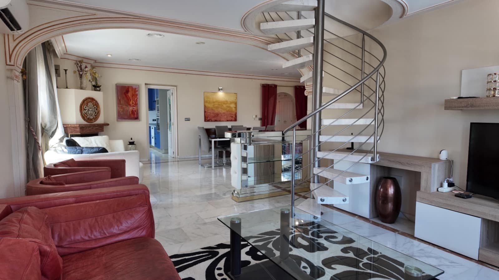Chalet de 3 habitaciones en La Nucia en alquiler con piscina garaje - 2.200 € (Ref: 10051958)