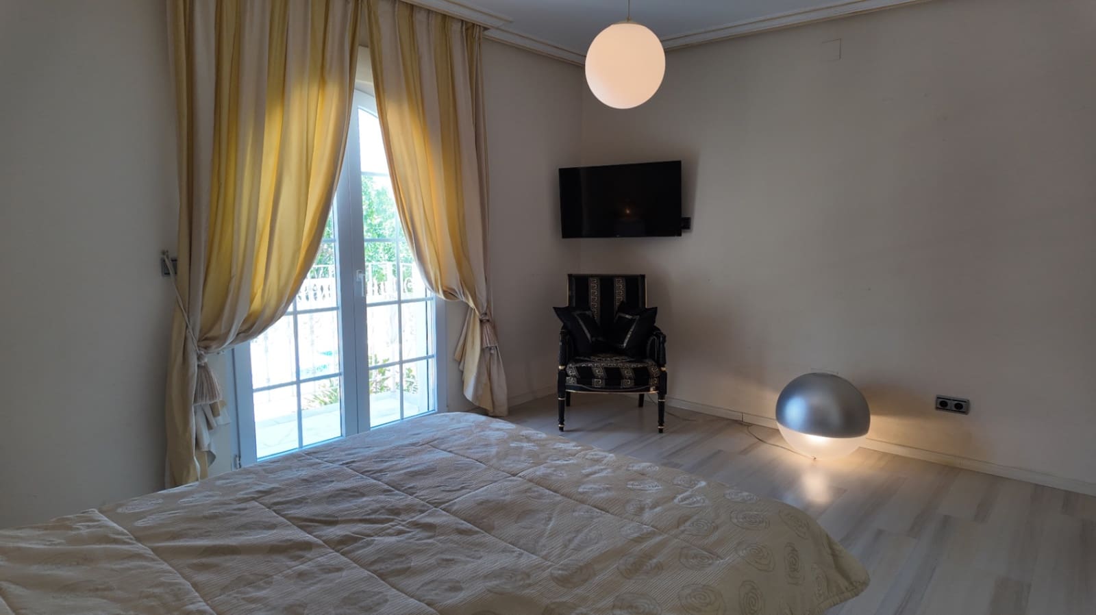 Chalet de 3 habitaciones en La Nucia en alquiler con piscina garaje - 2.200 € (Ref: 10051958)