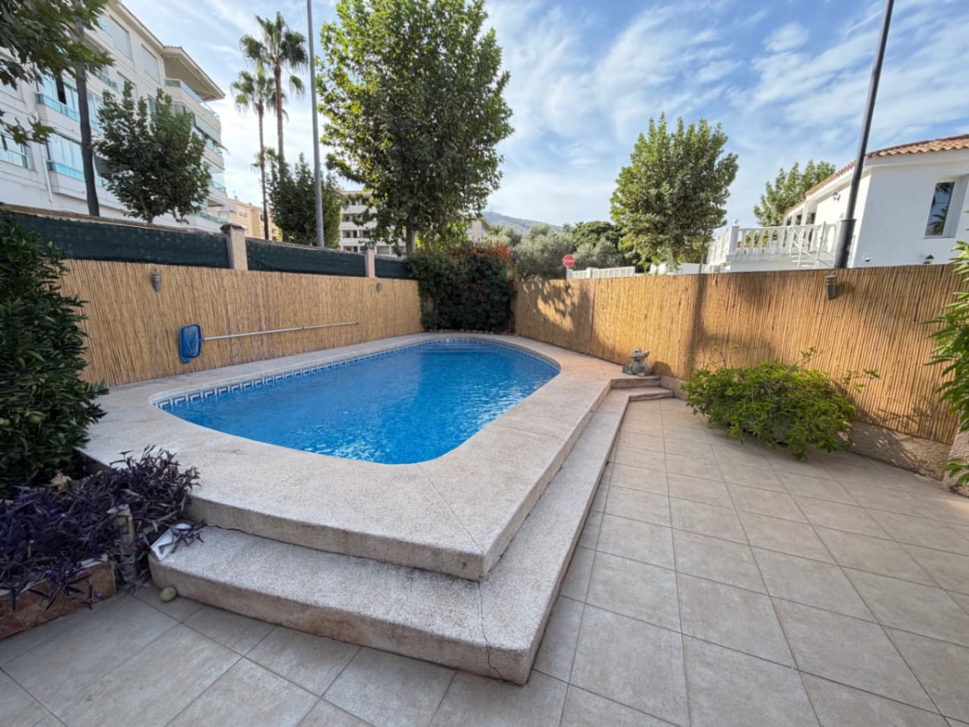 2 soveværelse Semi-Rækkehus til leje i Albir med swimmingpool garage - € 1.200 (Ref: 10086644)